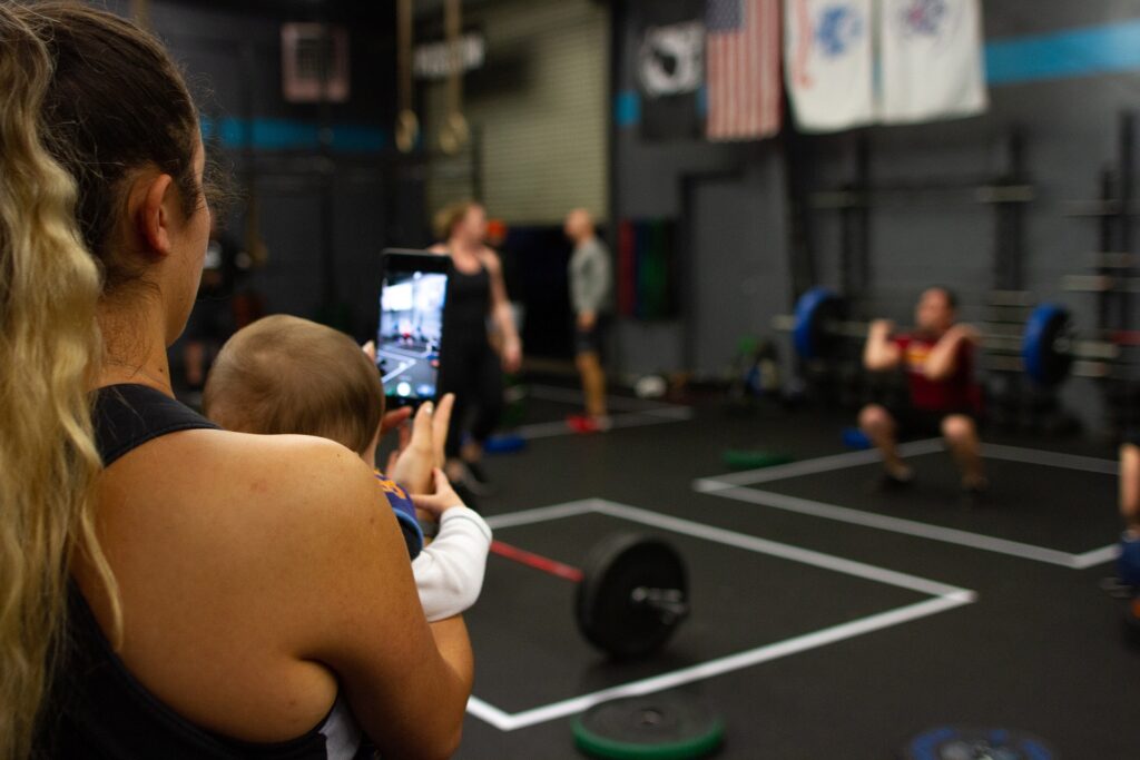 What Are The Advantages Of Using Technology And Fitness Apps At The Health Club?