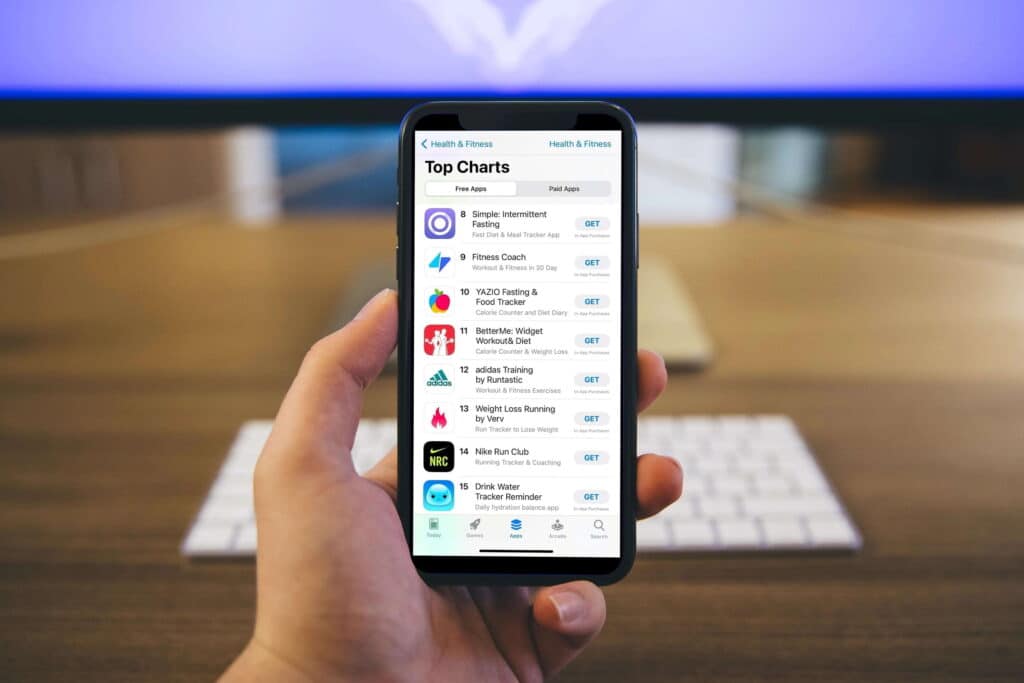 What Are The Advantages Of Using Technology And Fitness Apps At The Health Club?